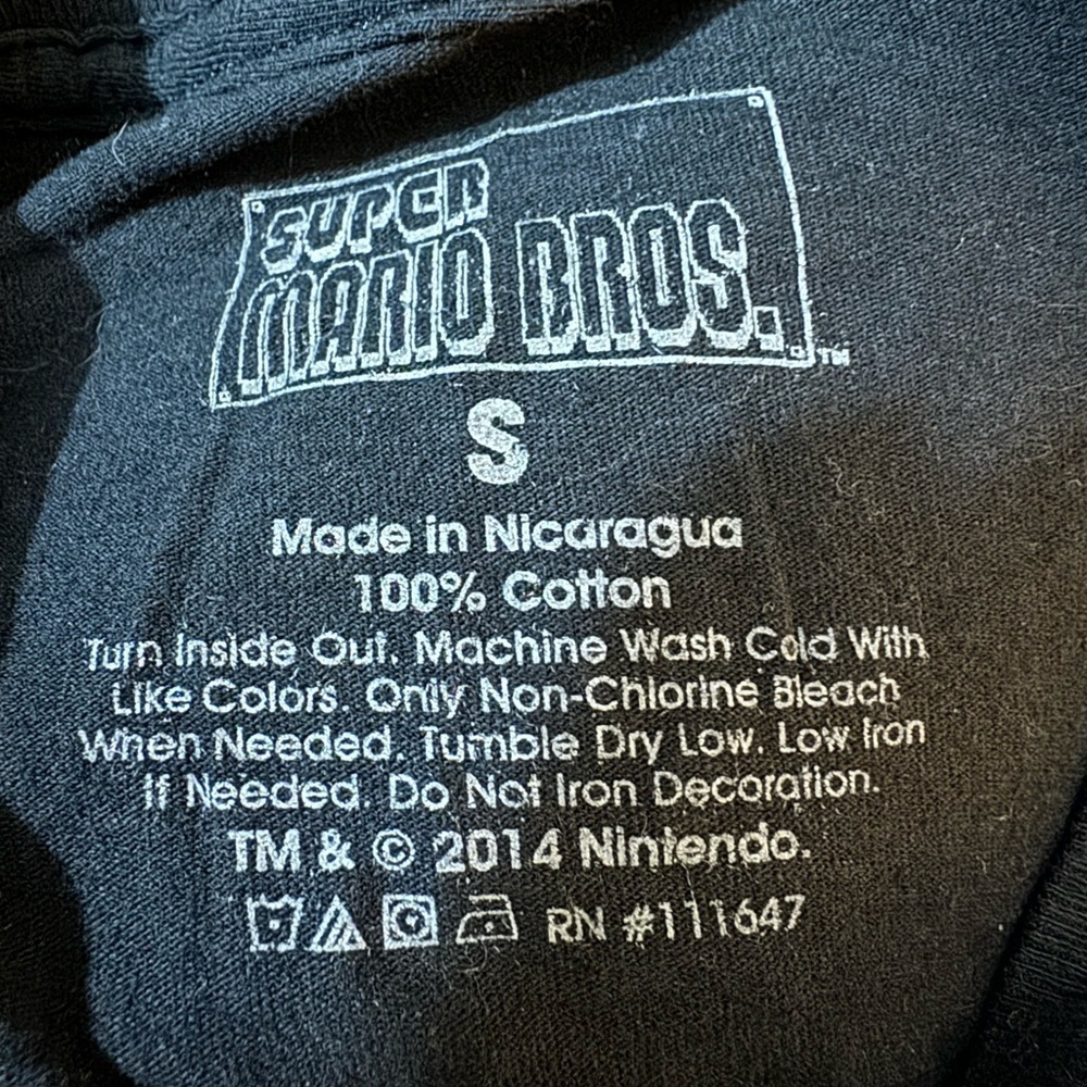 Super Mario Brothers short sleeve t-shirt, Sz Small. Could be youth also *read* - Picture 6 of 6